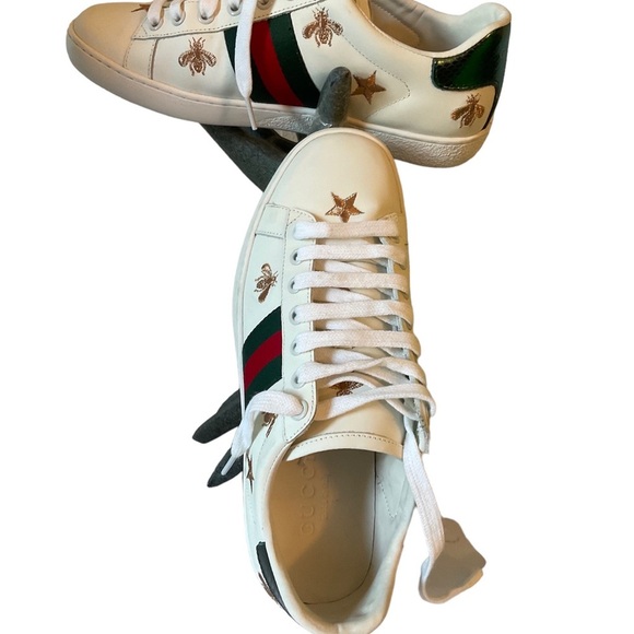 Gucci Bees and Stars Sneakers.  #46944 Sz39/9. Like new. - Picture 1 of 9